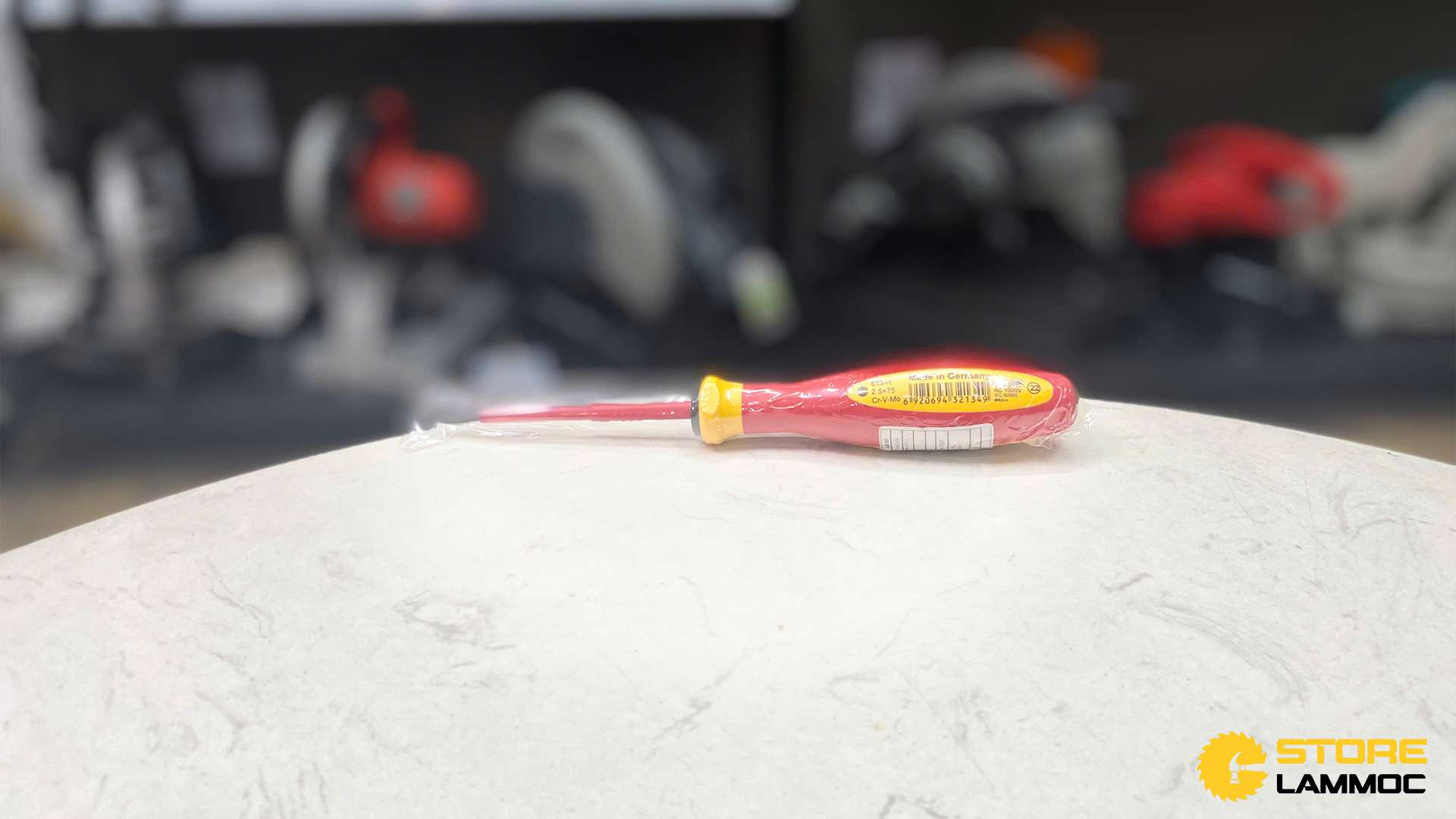 Tua vít đầu dẹp 2.5x75mm Sata 61311