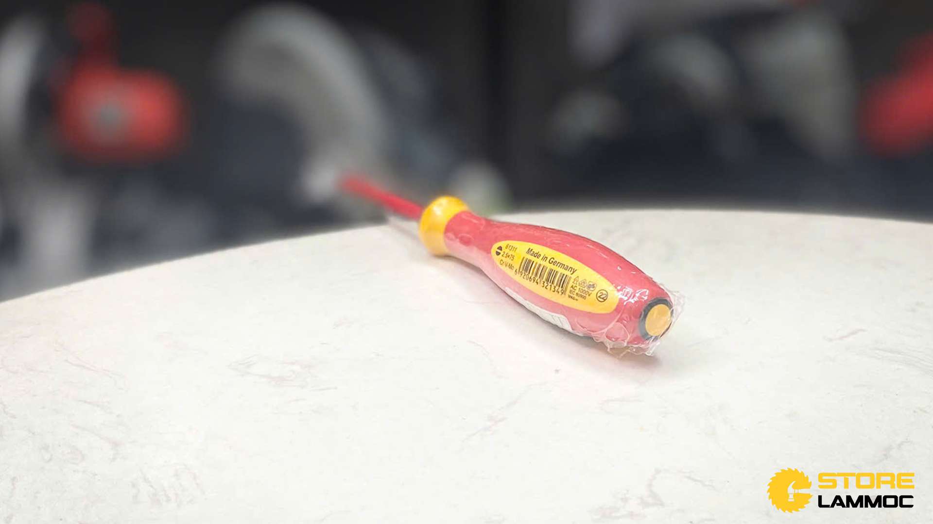 Tua vít đầu dẹp 2.5x75mm Sata 61311