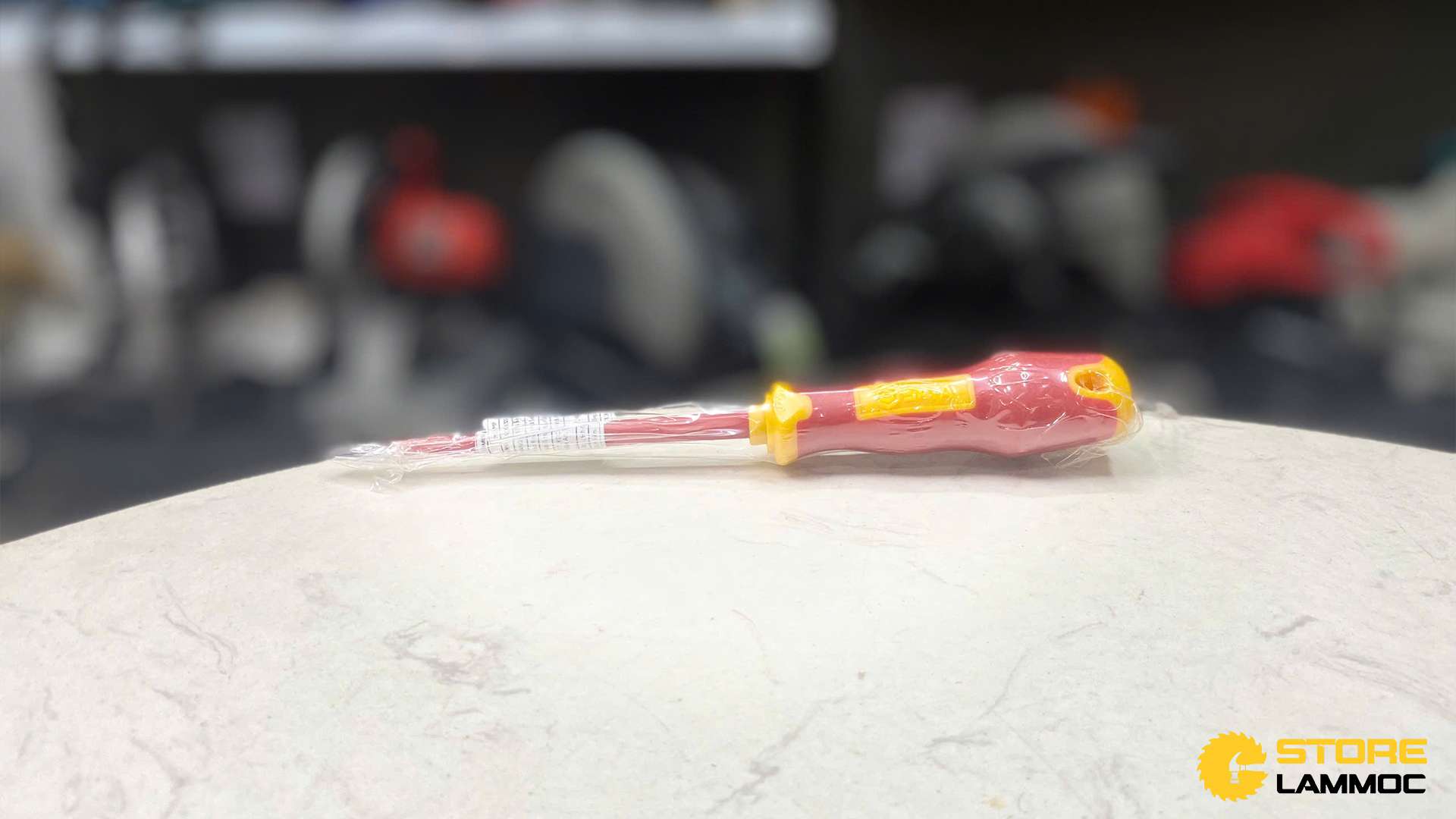 Tua vít đầu dẹp 3.0x100mm Sata 61322