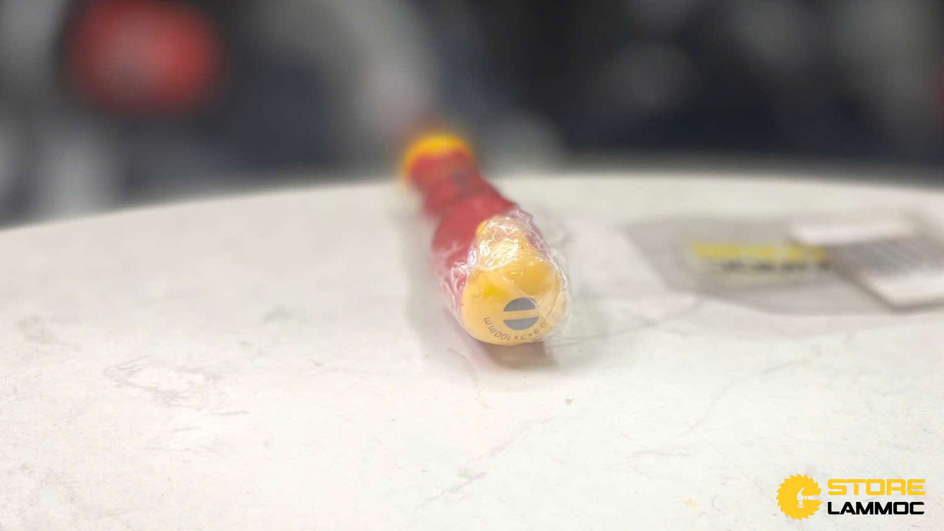 Tua vít đầu dẹp 3.0x100mm Sata 61322