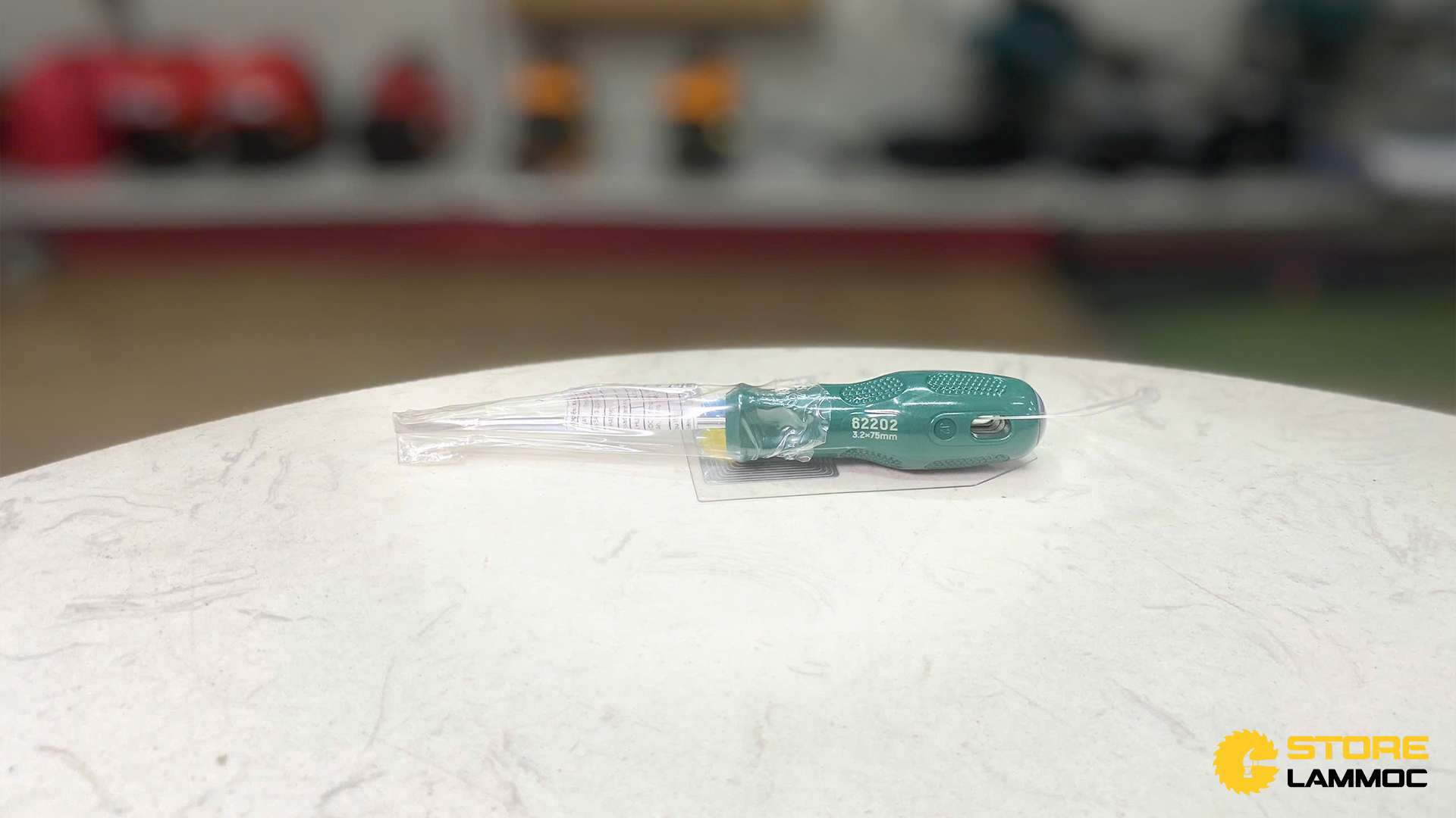 Tua vít đầu dẹp 3.2x75mm Sata 62202