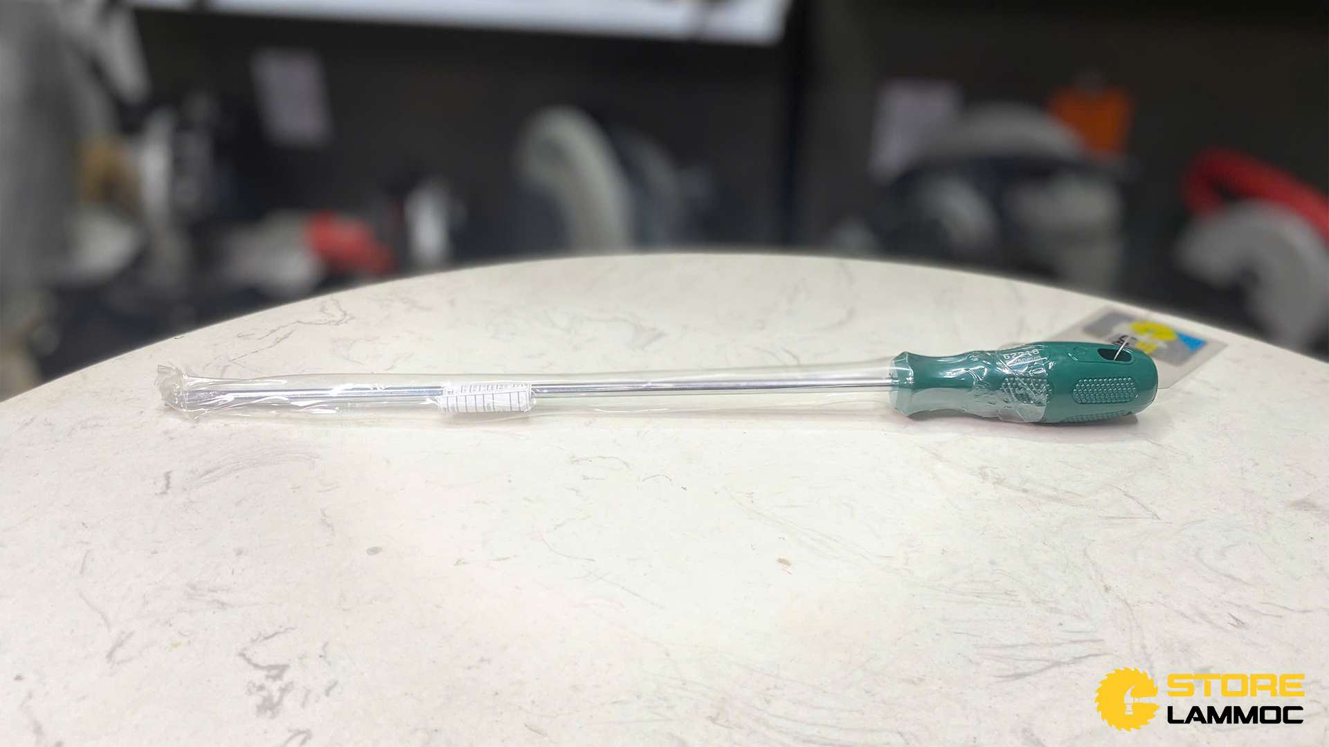 Tua vít đầu dẹp 5x340mm Sata 62218