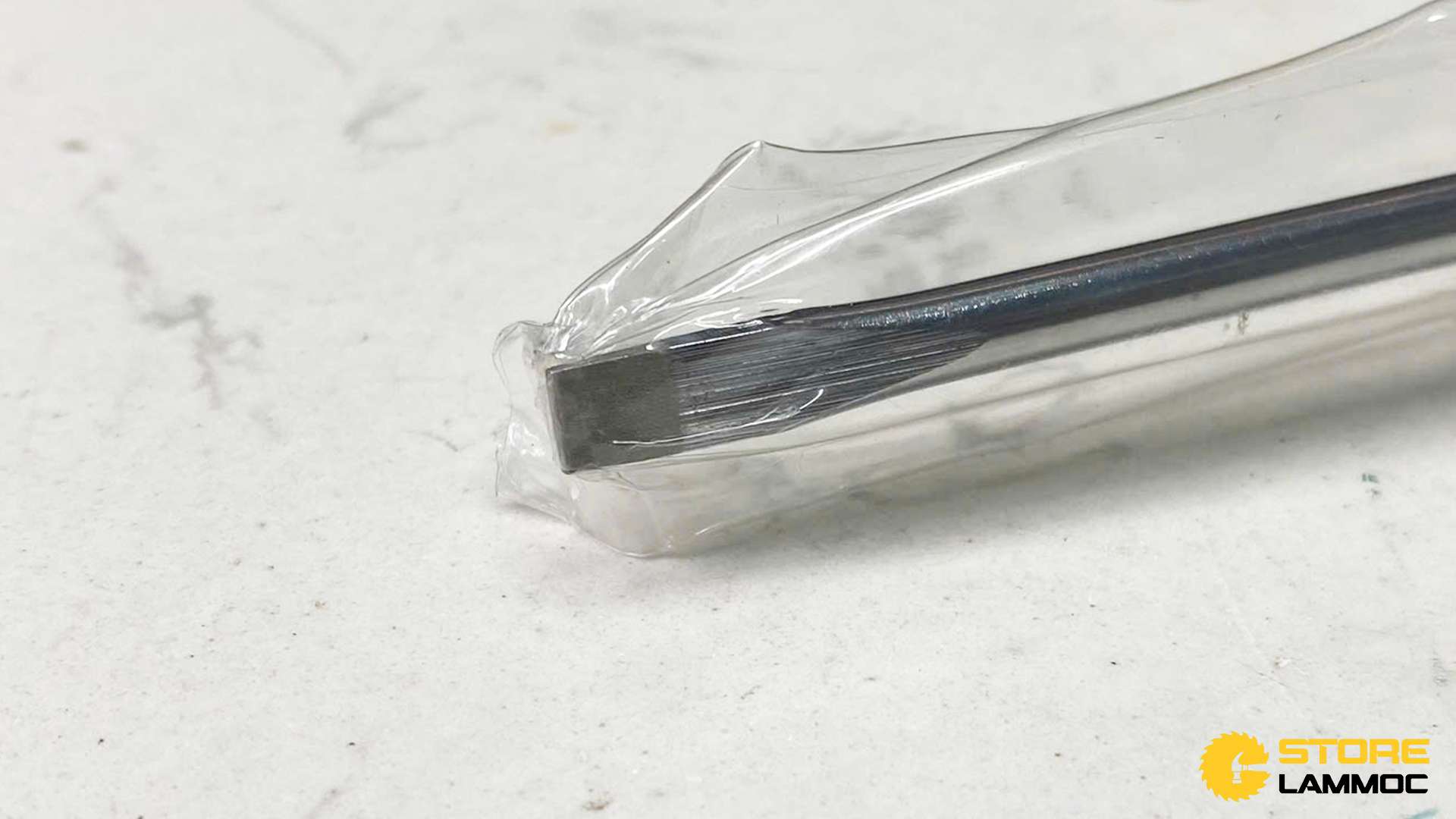 Tua vít đầu dẹp 5x340mm Sata 62218