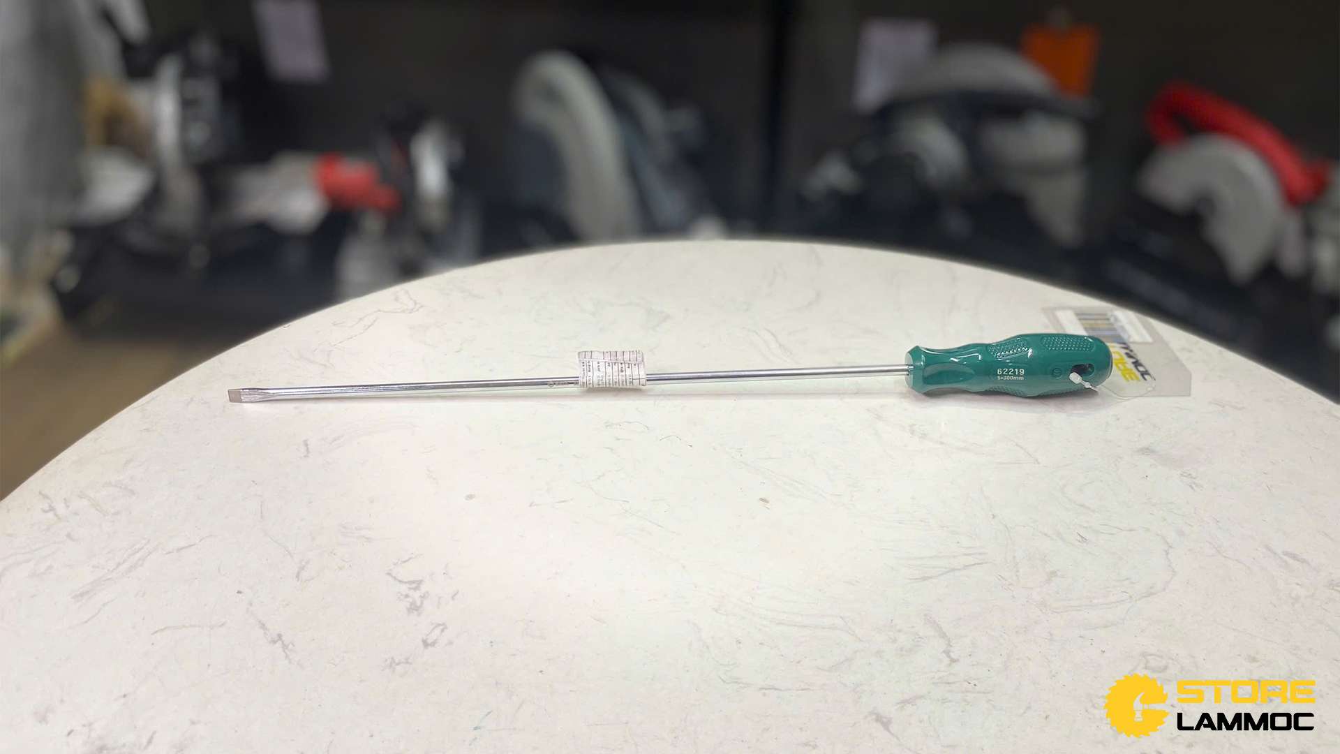 Tua vít đầu dẹp 5x390mm Sata 62219