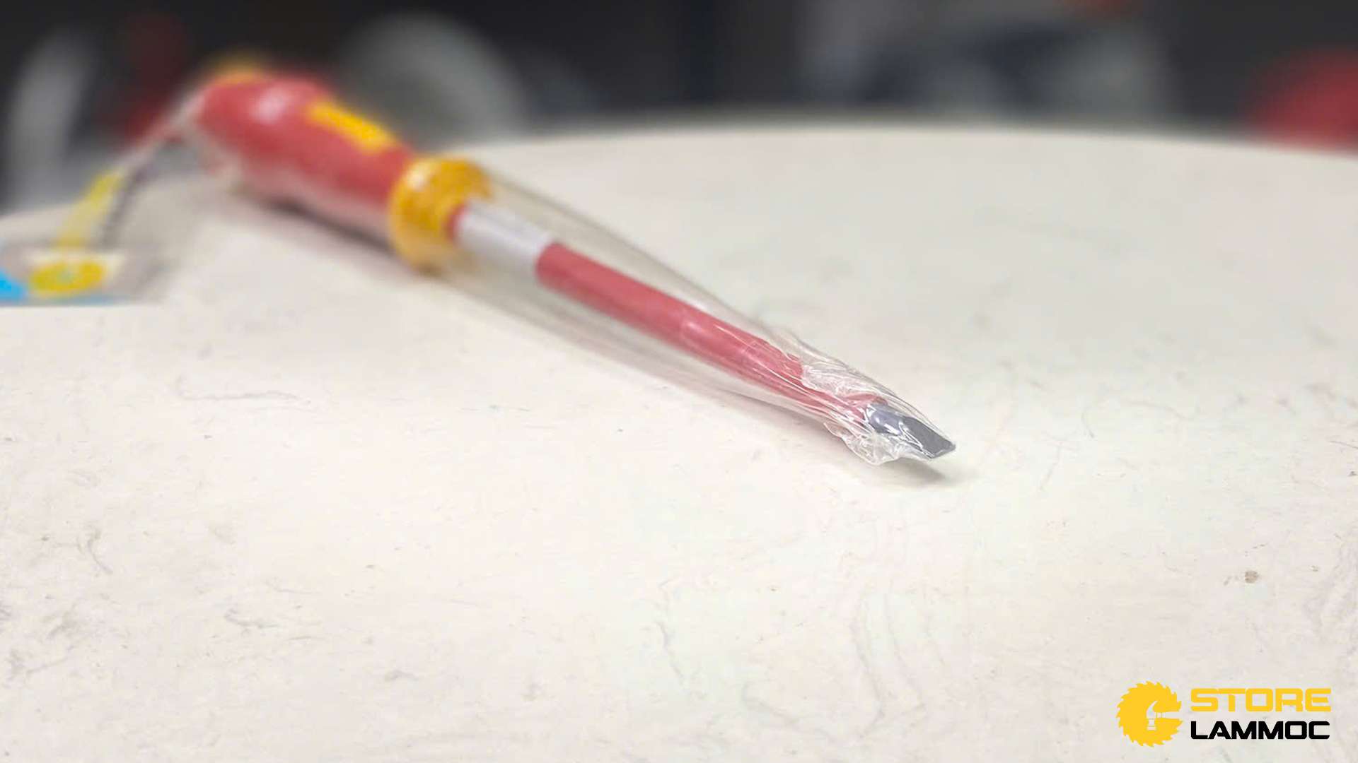 Tua vít đầu dẹp 6.0x150mm Sata 61325