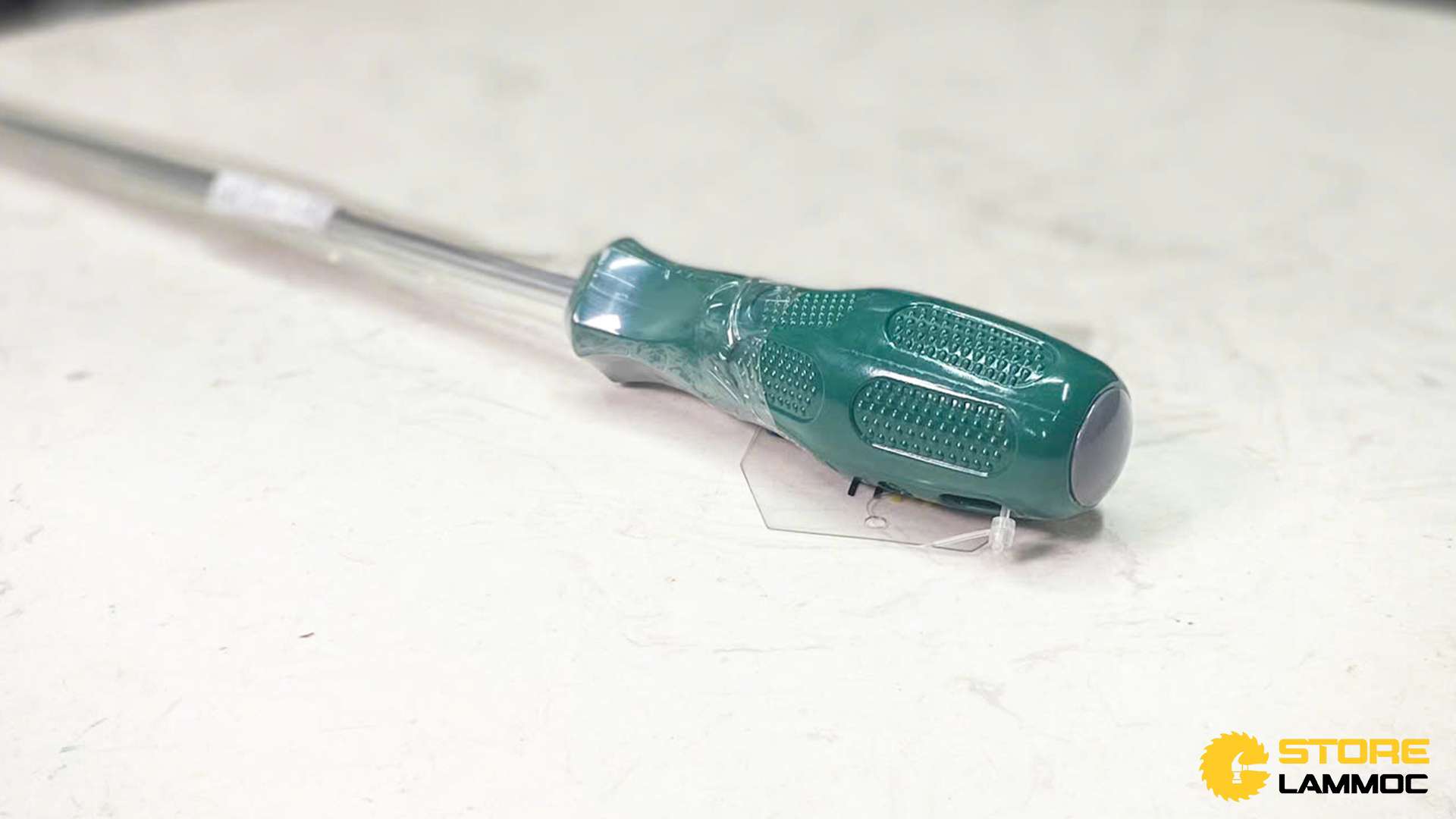 Tua vít đầu dẹp 6x401mm Sata 62220