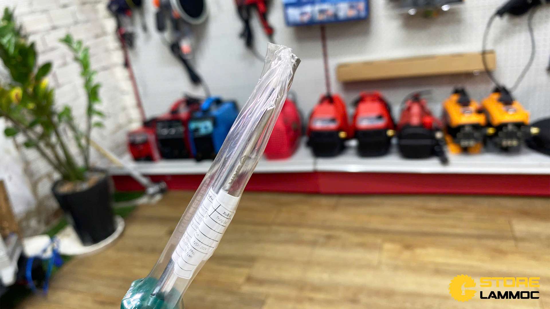 Tua vít đầu sao T27x100mm Sata 61105