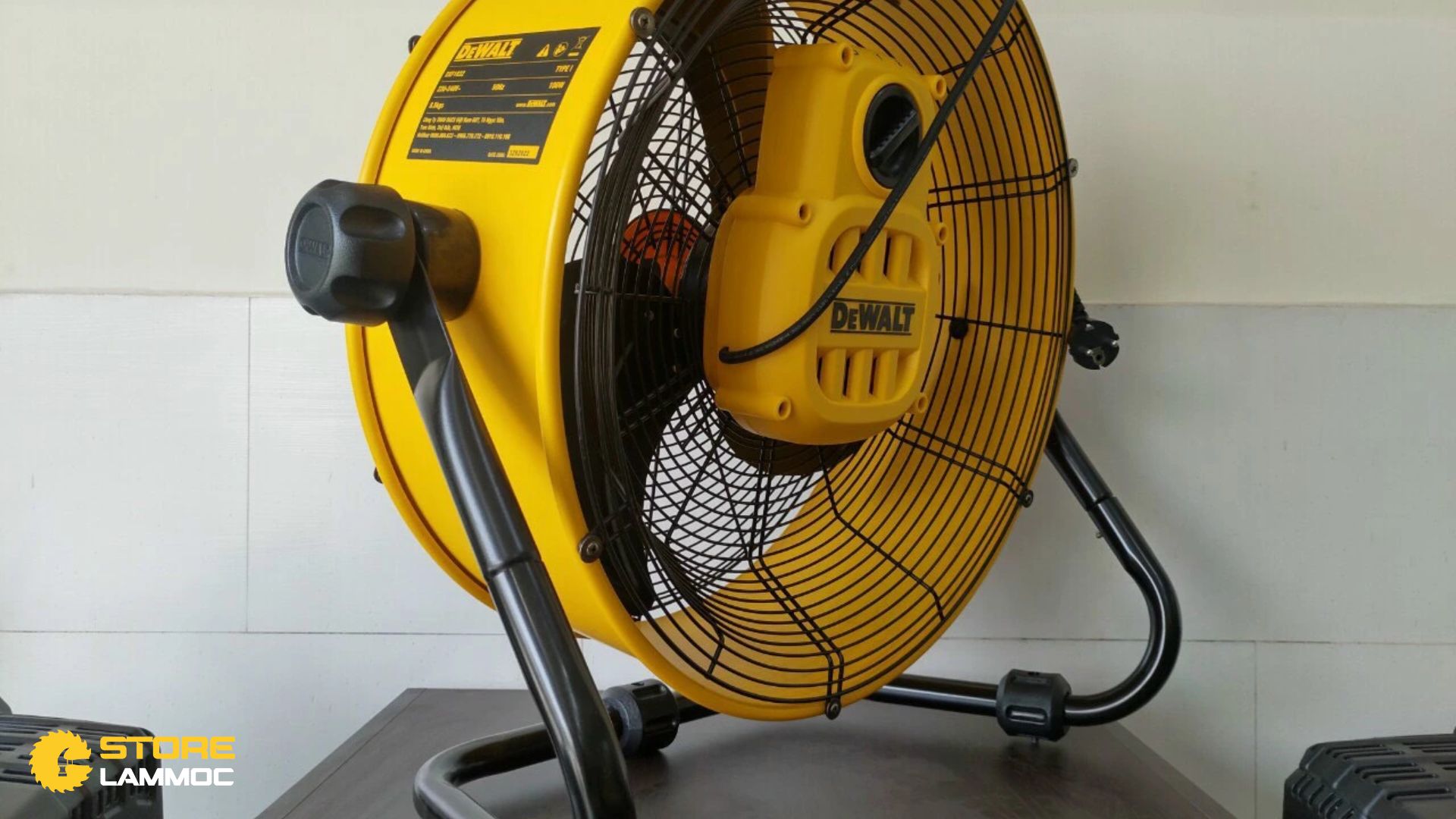 Ứng Dụng Của Máy Quạt Công Nghiệp Dewalt
