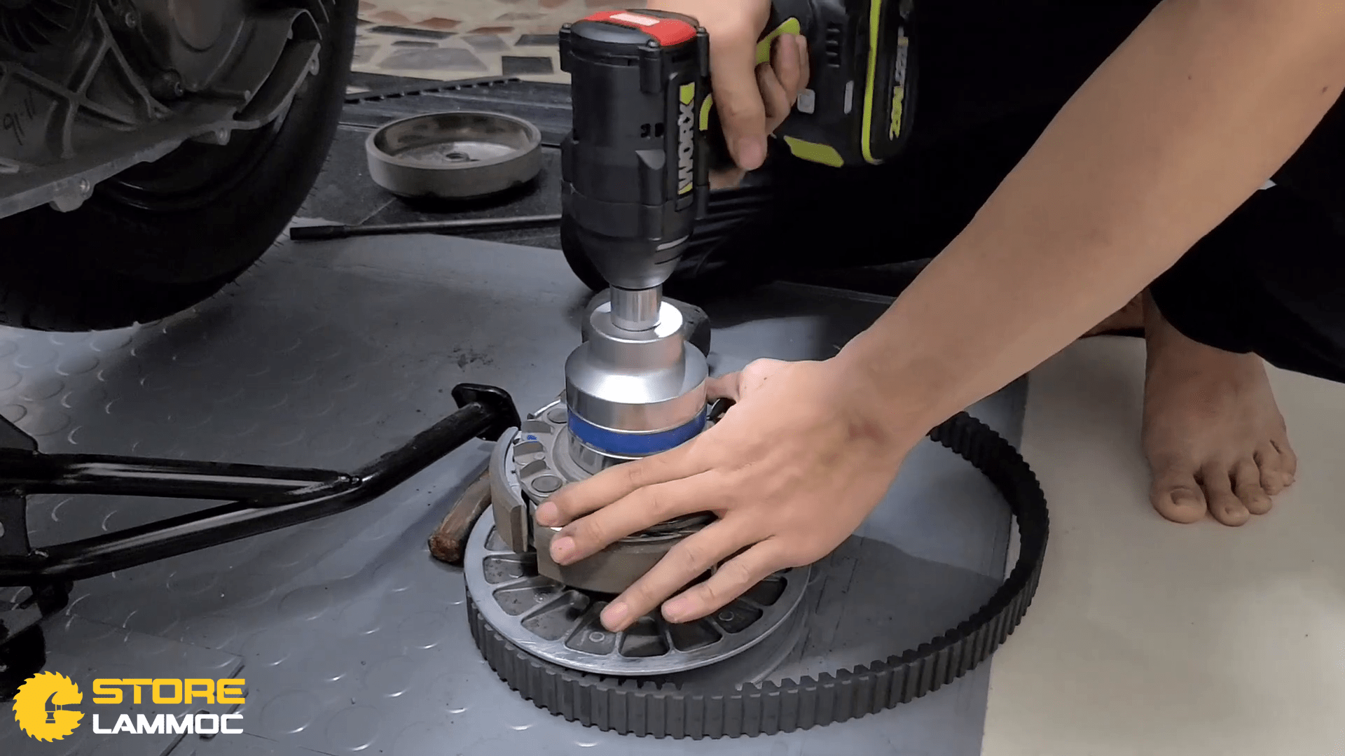 Ứng dụng thực tế của máy bu lông pin Worx WU279