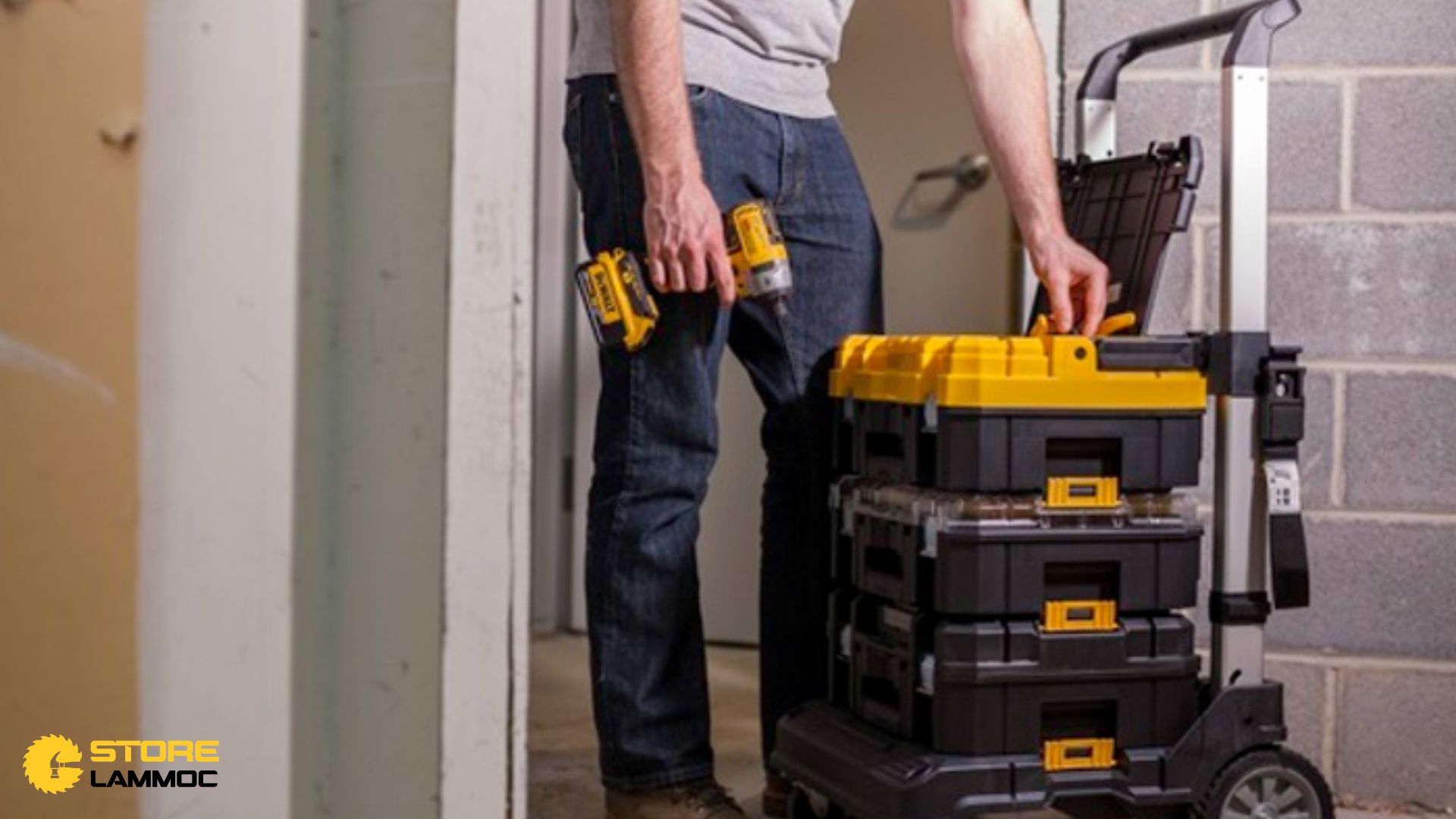 Vì Sao Chọn Xe Đẩy Hàng Dewalt