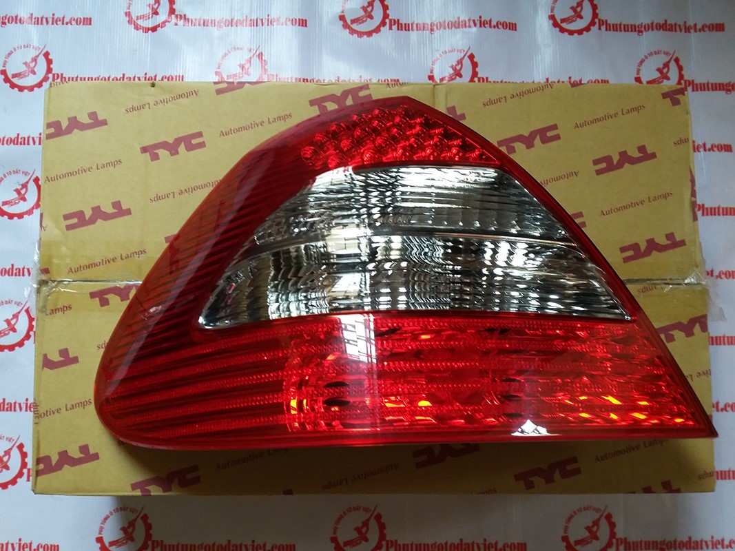 Đèn hậu Mercedes chính hãng - 2118202564 - Phụ tùng xe Mercedes