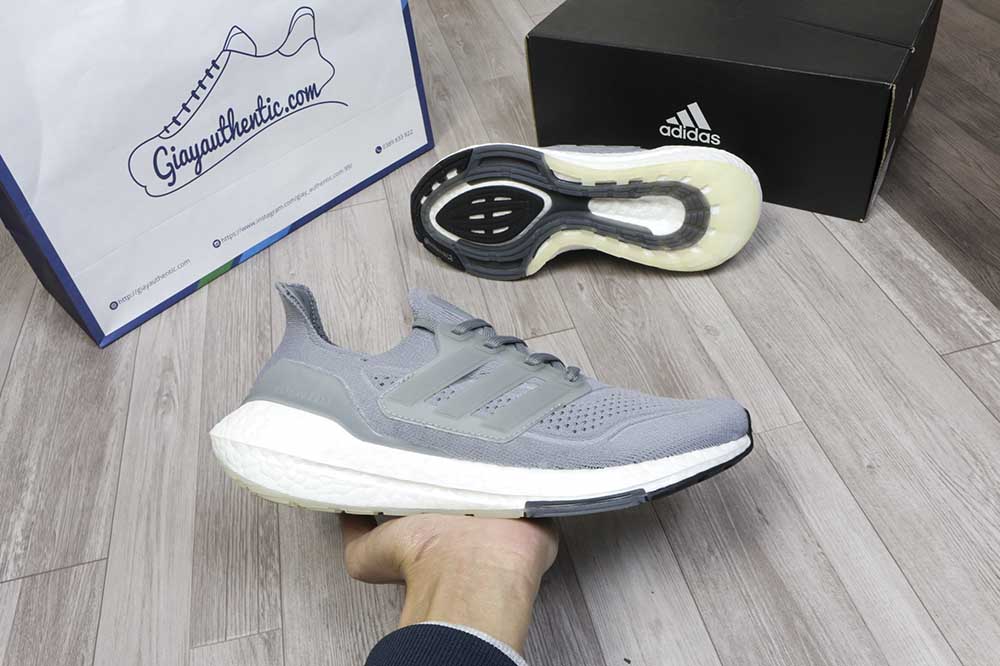 ảnh chụp 2 Giày Ultraboost 21 màu Xám FY0404