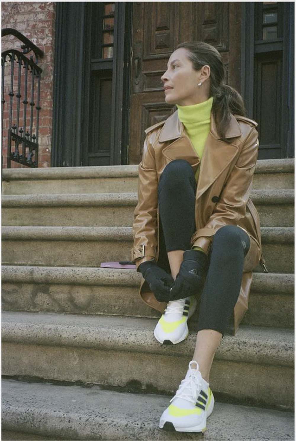 ảnh lên chân Giày Adidas Ultraboost 21 J FZ2929