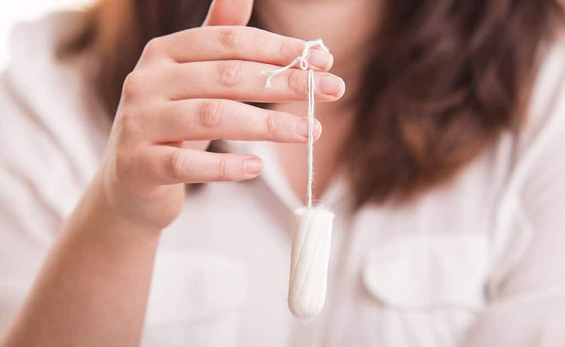 Bạn nữ mới dậy thì hoặc chưa quan hệ tình dục nên cân nhắc việc sử dụng tampon trước khi sử dụng