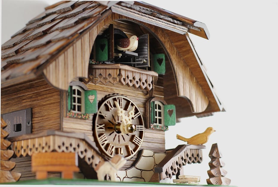 Nguyên lý hoạt động của đồng hồ CUCKOO 20563 BLACK FOREST USES BATTERY