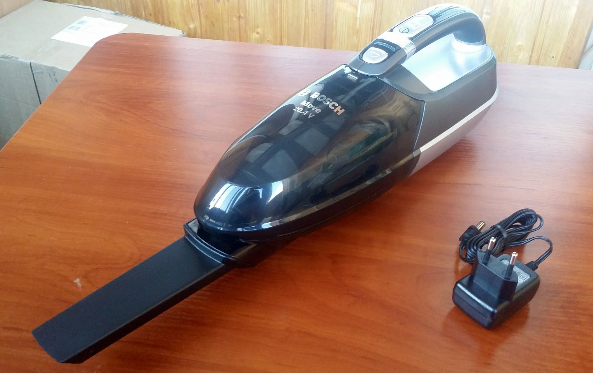 Tìm hiểu về thời gian sạc và dùng pin của máy hút bụi