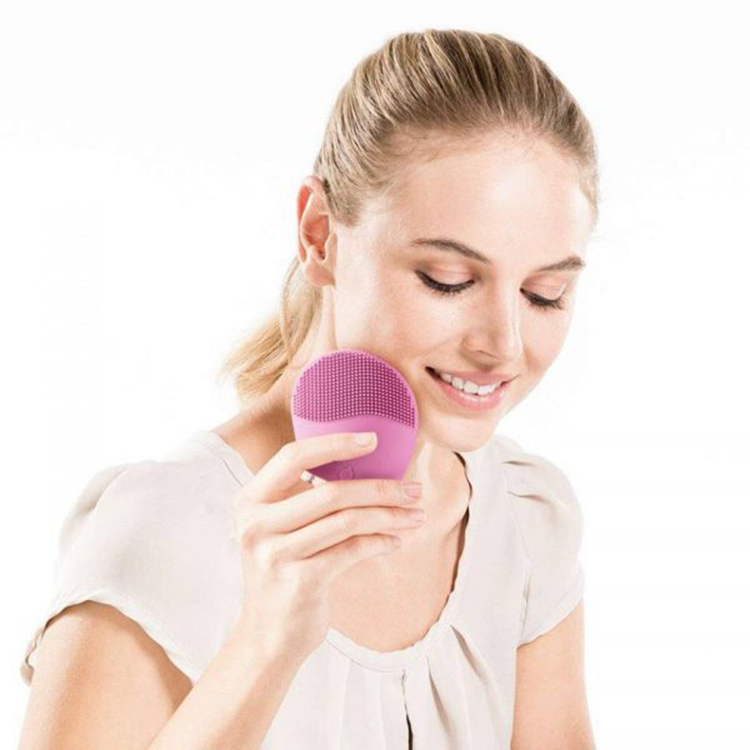 Máy rửa mặt mát xa Beurer FC49