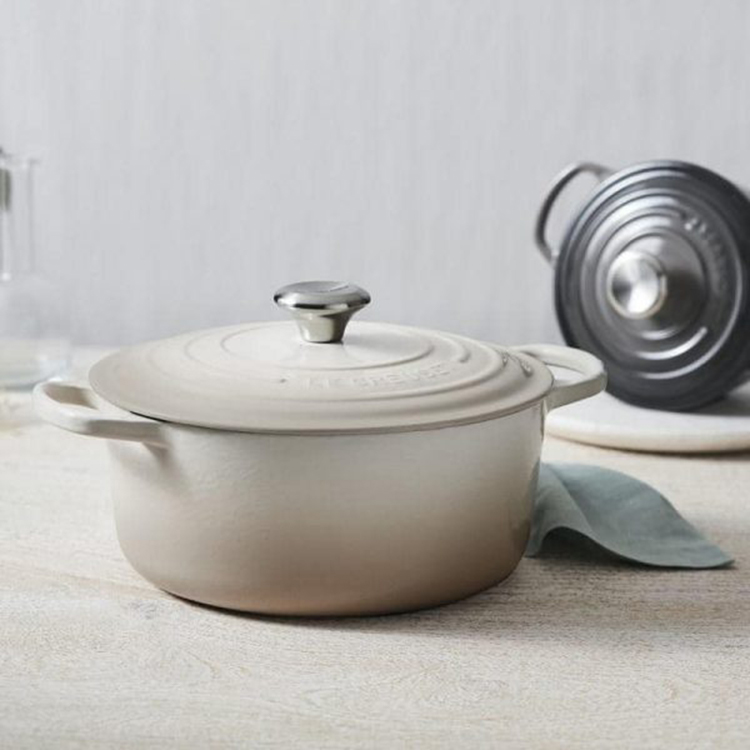 Nồi gang Le Creuset Meringue 22cm