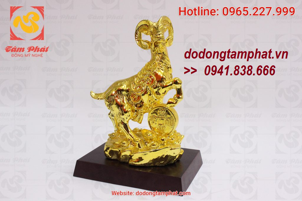 Linh vật dê cát tường.