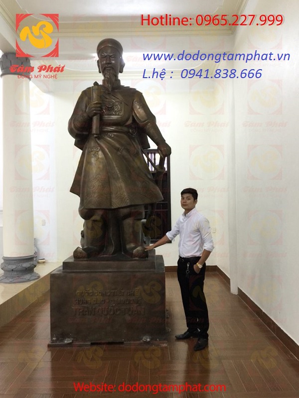 Tượng đồng Đức Thánh Trần hun giả cổ kích thước bề thế