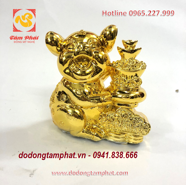 Tượng heo tài lộc.