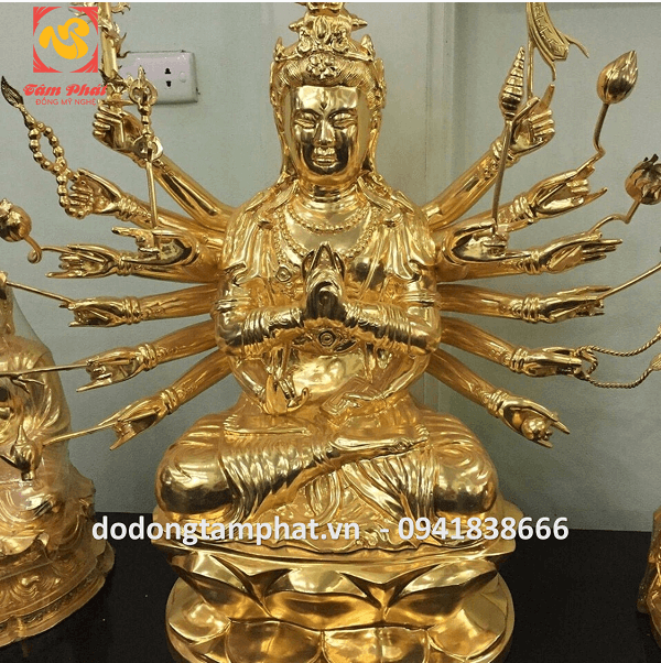 Tượng Phật Mẫu Chuẩn Đề bằng đồng dát vàng cao 46cm