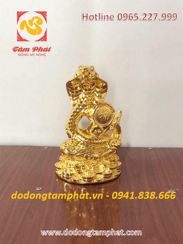 Linh vật hình rắn đẹp sinh động.