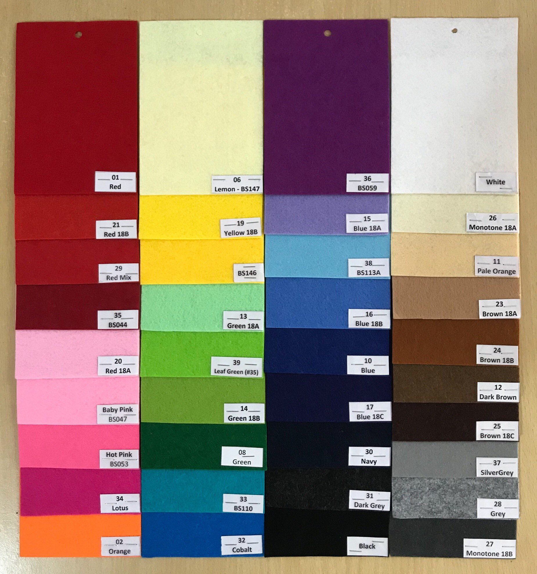 Bảng màu nỉ cứng