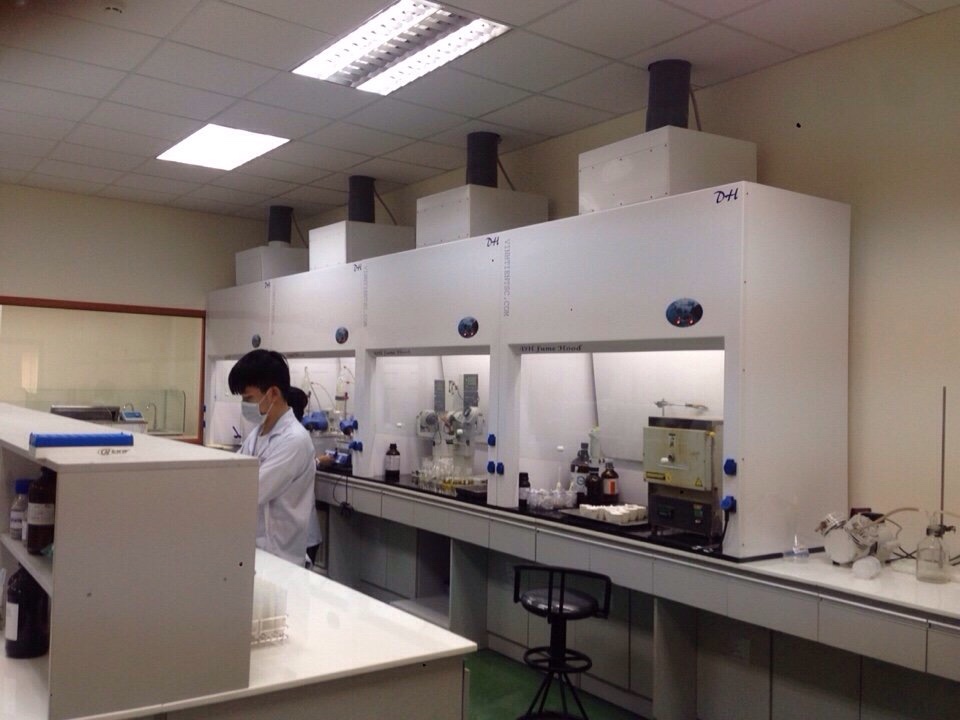 tu-hut-khi-cho-phong-thi-nghiem