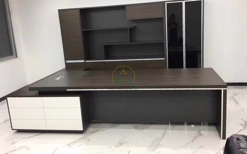 Bàn giám đốc phong cách châu Âu: Sự tinh tế và thanh lịch