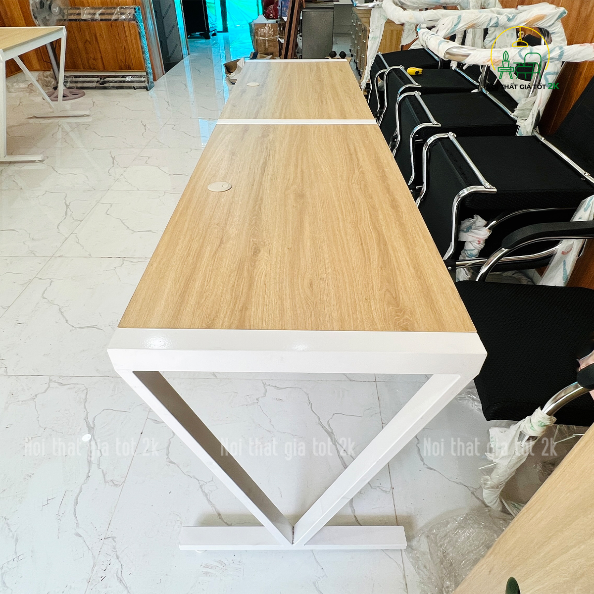 Bàn nhân viên cho môi trường làm việc sáng tạo