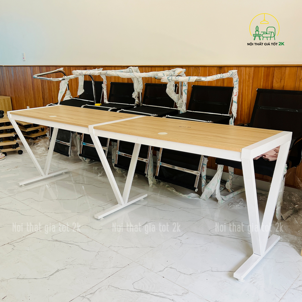 Mô tả chi tiết về bàn nhân viên