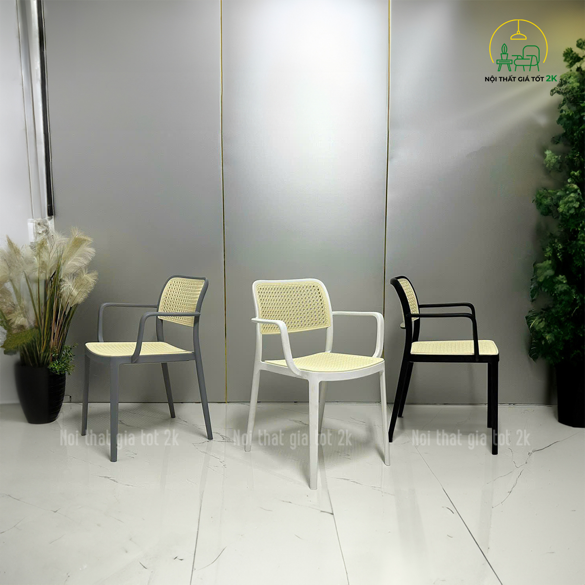 tận hưởng cuộc sống trên ghế cà phê thiết kế tối giản