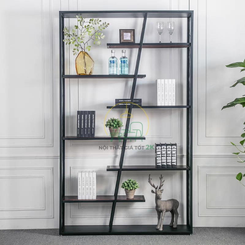 Kệ trang trí đa năng với nhiều tầng để sắp xếp sách, đồ trang trí, giúp tối ưu hóa không gian và tạo ra một không gian sống gọn gàng, tiện nghi.