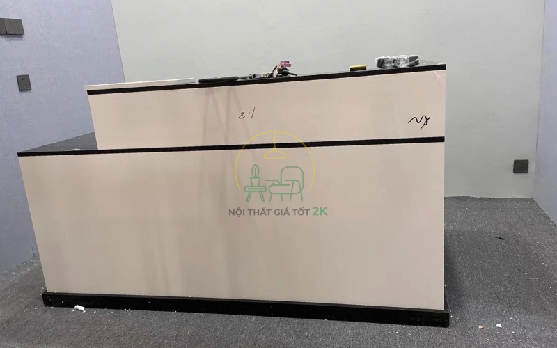 quầy lễ tân hiện đại