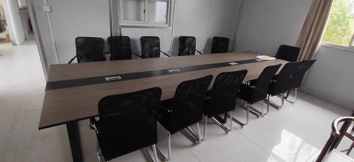 bàn họp màu nâu