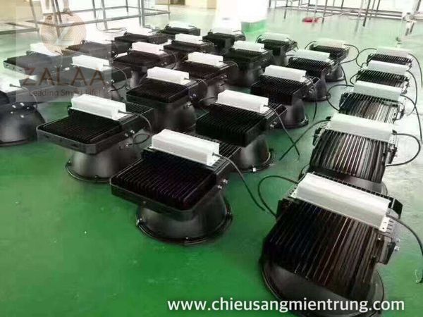 Đèn pha led chiếu rọi xa công suất 400w