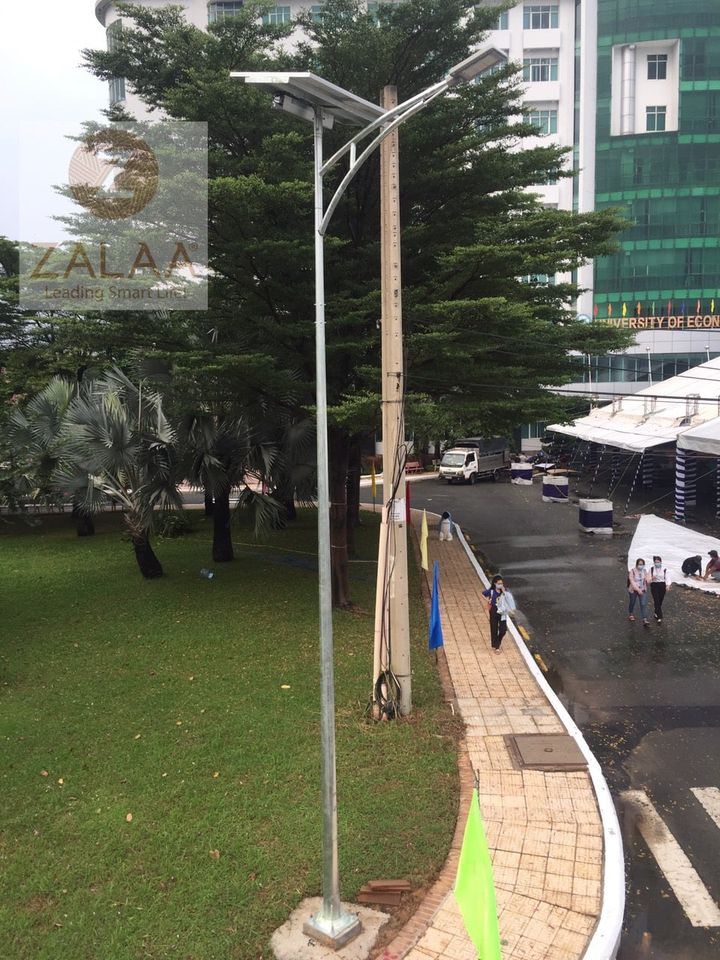 Dự án chiếu sáng khuôn viên trường Đại học Kinh tế Luật TP Hồ Chí Minh sử dụng đèn năng lượng mặt trời Zalaa Solar Lighting