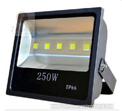 Top 7 mẫu đèn pha LED siêu sáng, siêu bền được ưa dùng