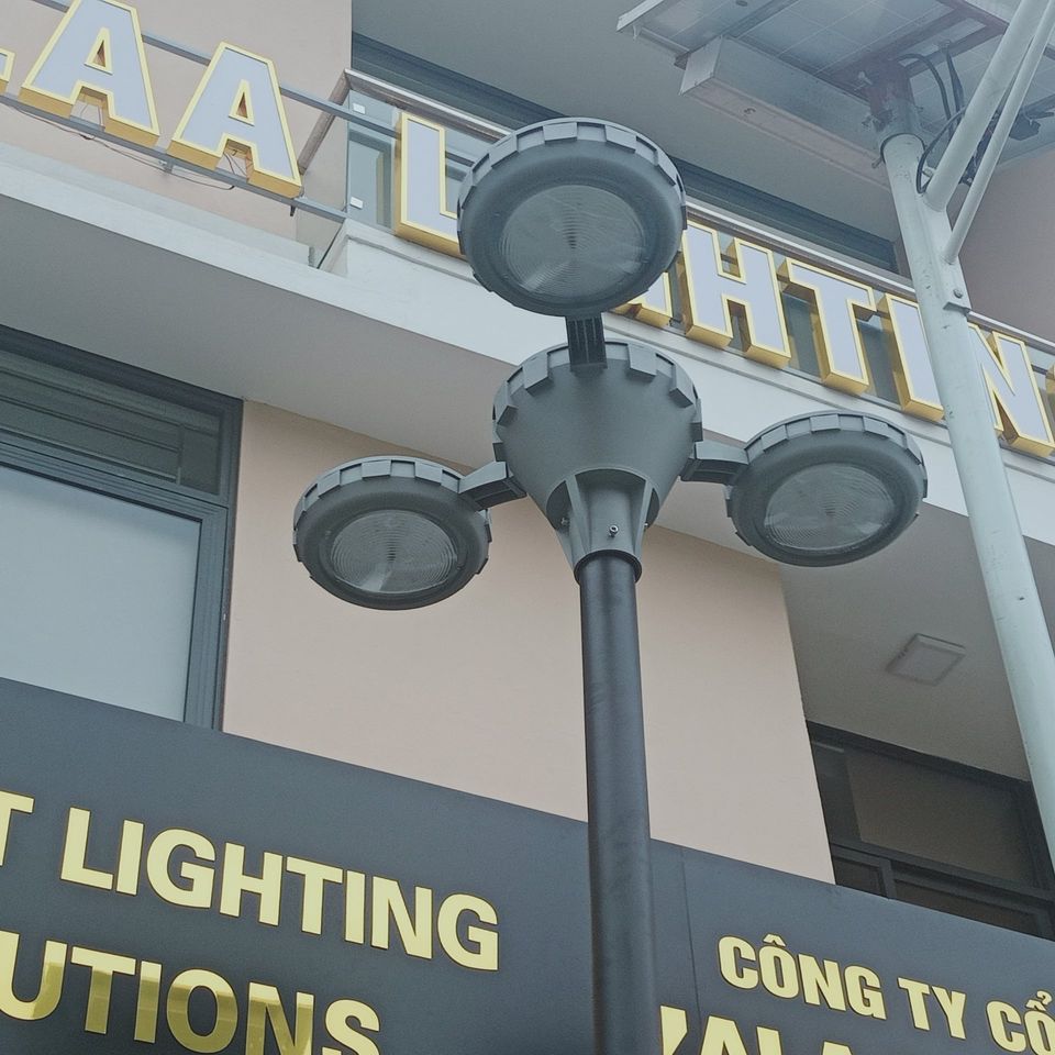 Các mẫu đèn công viên mẫu mới sử dụng năng lượng mặt trời dành cho Resort; Villa; Golf hiện đại