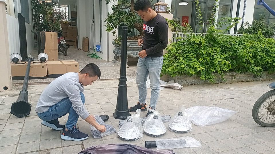 Các mẫu đèn công viên mẫu mới sử dụng năng lượng mặt trời dành cho Resort; Villa; Golf hiện đại