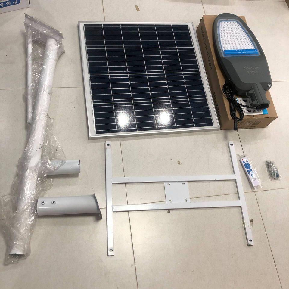 Đèn đường năng lượng mặt trời 200w mã ZJD-200S lắp cột cao 5-6m