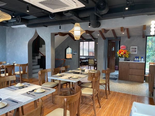 Cung cấp đèn trang trí cho nhà hàng Khrua Baan Thai