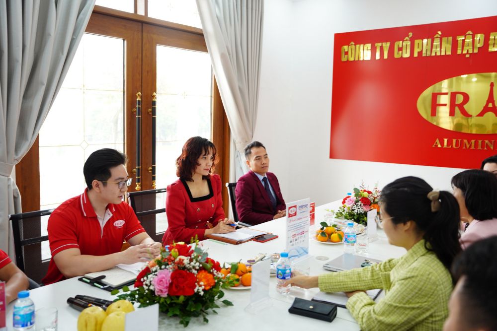 Lễ trao chứng nhận dây chuyền sơn FRAVI Aluminium đạt tiêu chuẩn sử dụng dòng sơn bột tĩnh điện interpon