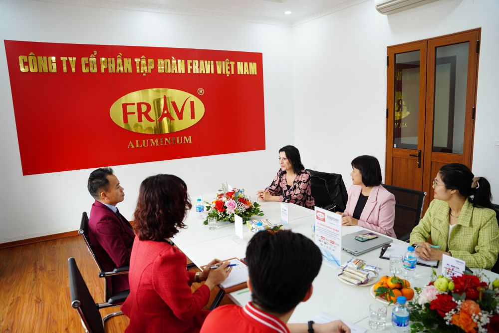 Lễ trao chứng nhận dây chuyền sơn FRAVI Aluminium đạt tiêu chuẩn sử dụng dòng sơn bột tĩnh điện interpon