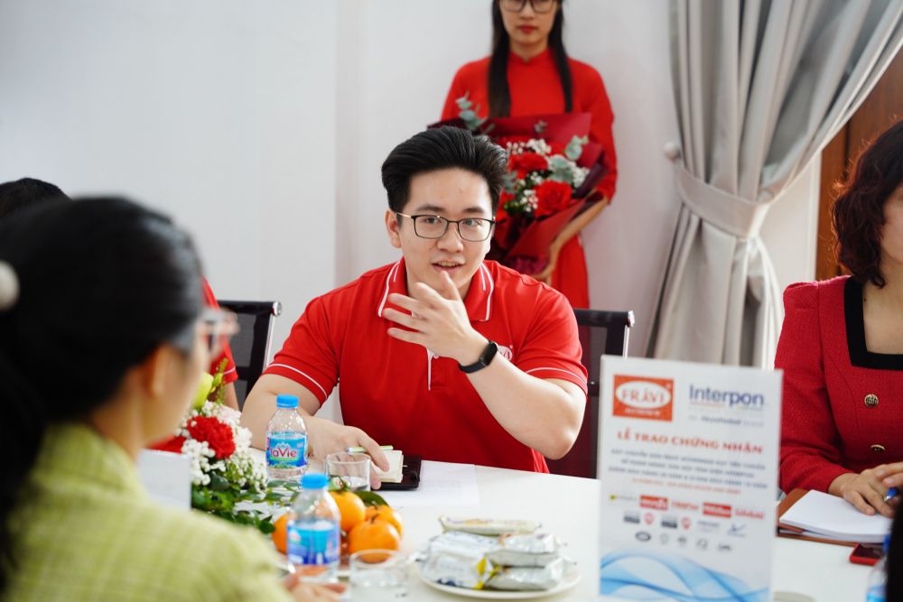 Lễ trao chứng nhận dây chuyền sơn FRAVI Aluminium đạt tiêu chuẩn sử dụng dòng sơn bột tĩnh điện interpon