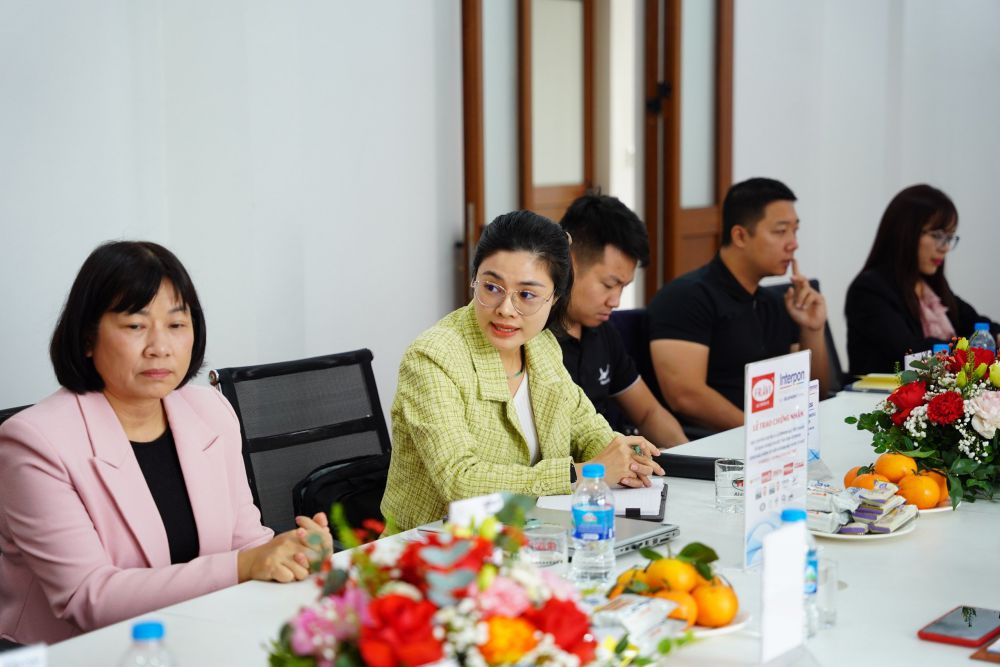 Lễ trao chứng nhận dây chuyền sơn FRAVI Aluminium đạt tiêu chuẩn sử dụng dòng sơn bột tĩnh điện interpon