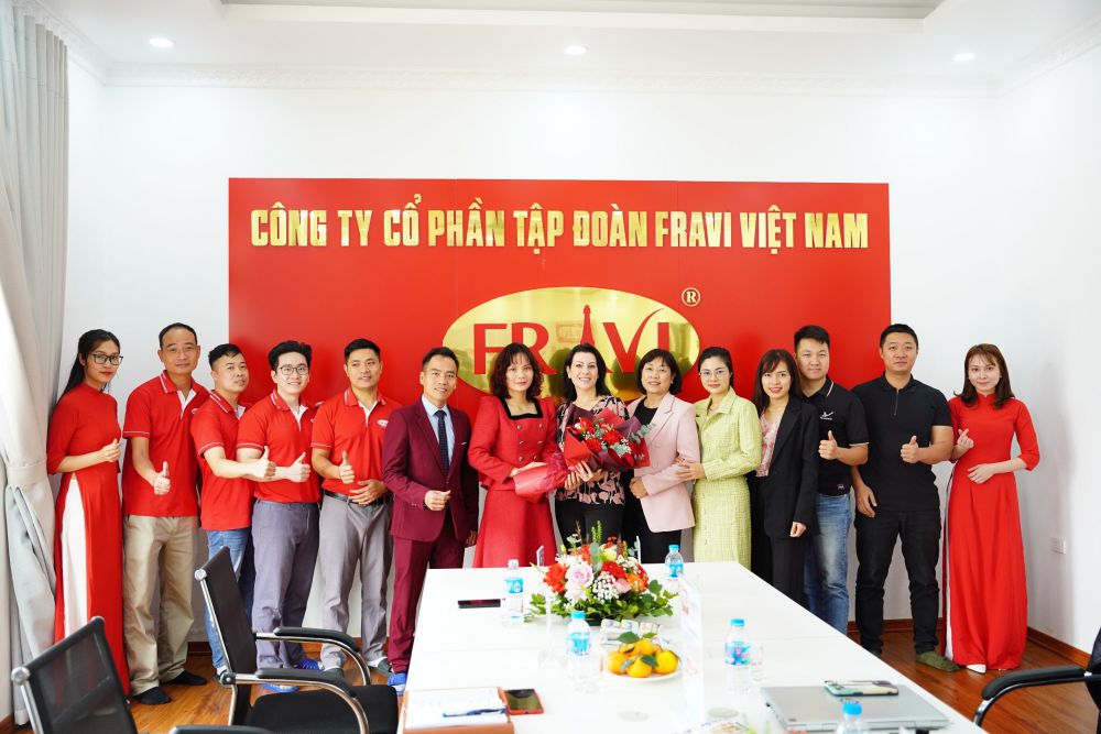 Lễ trao chứng nhận dây chuyền sơn FRAVI Aluminium đạt tiêu chuẩn sử dụng dòng sơn bột tĩnh điện interpon