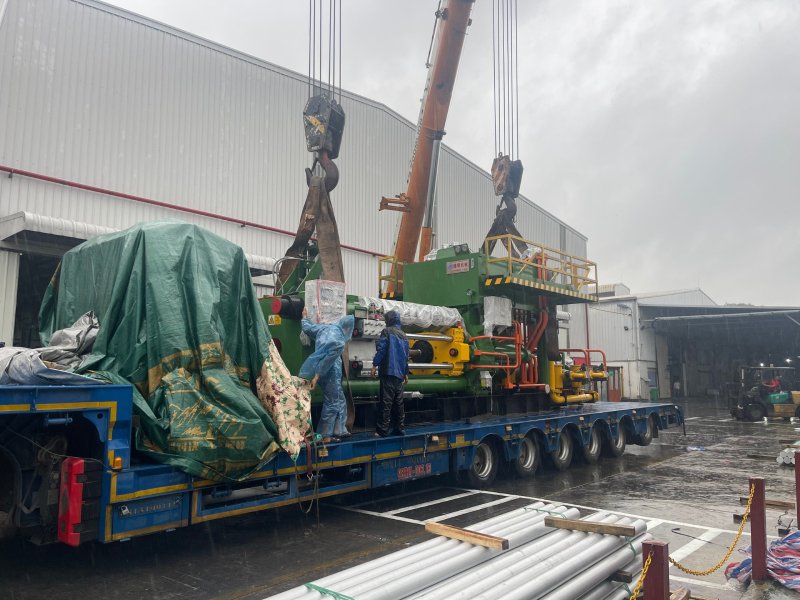 Fravi thêm máy đùn ép hiện đại phục vụ sản xuất