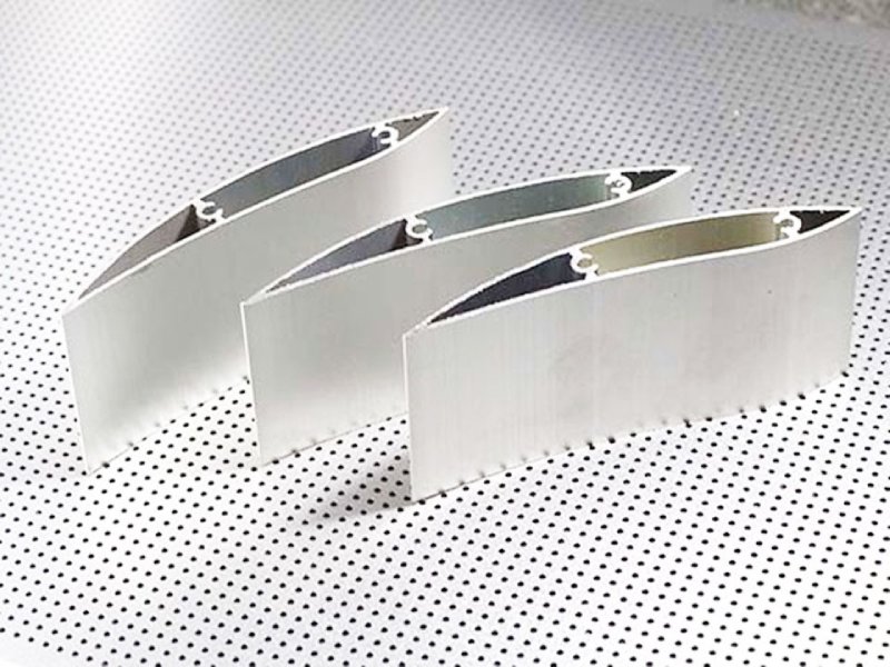 Lam nhôm lá liễu